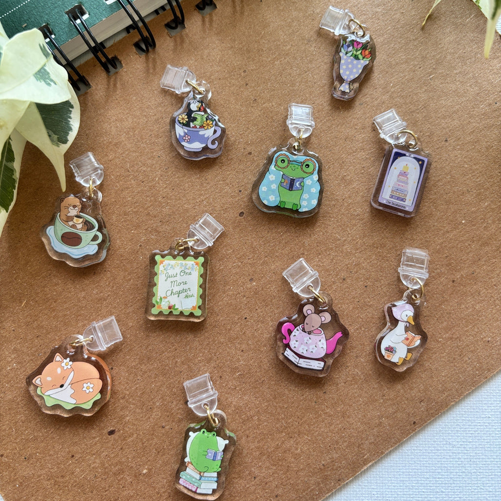 Bookworm Tarot Card USB-C Dust Charm