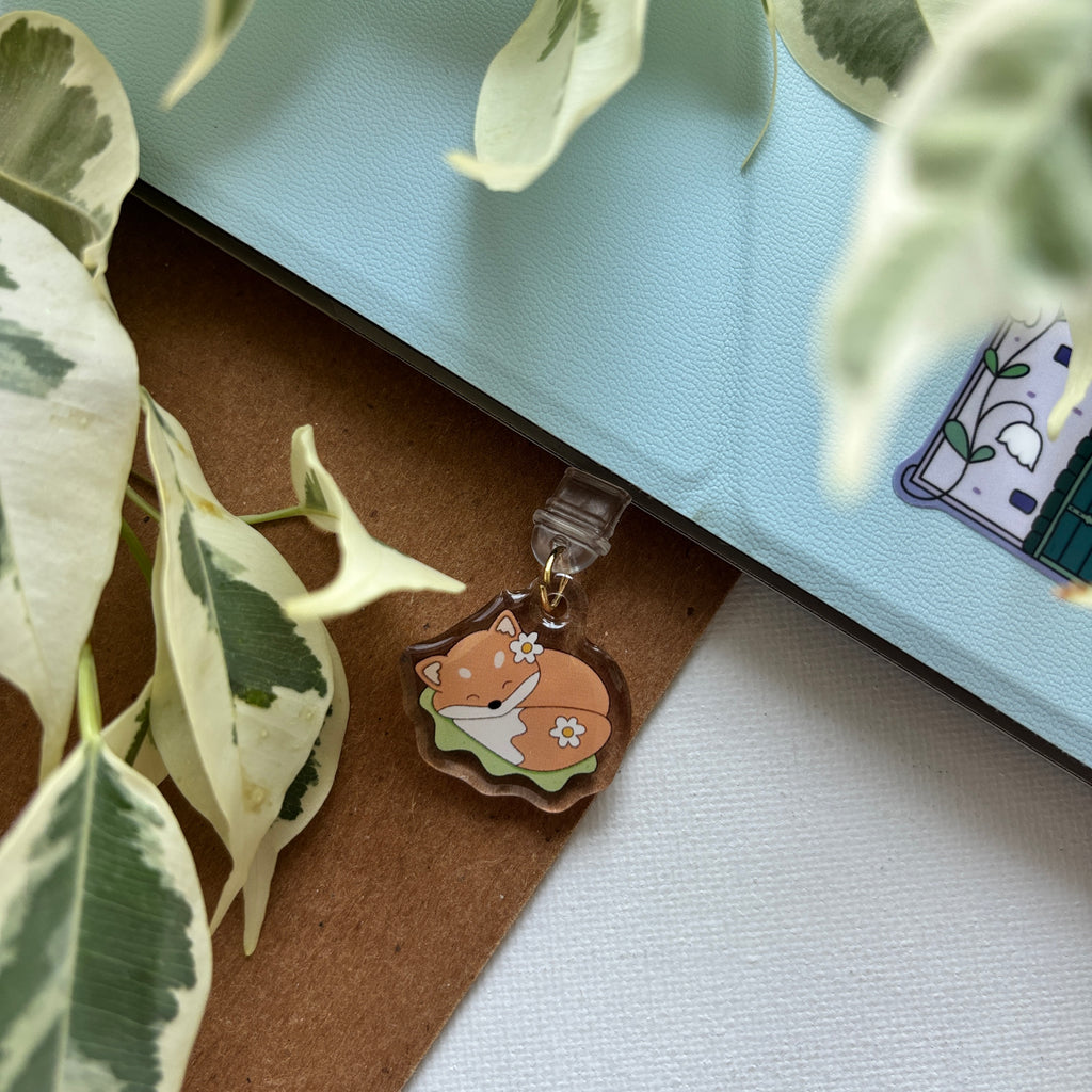 Sleepy Fox USB-C Dust Charm