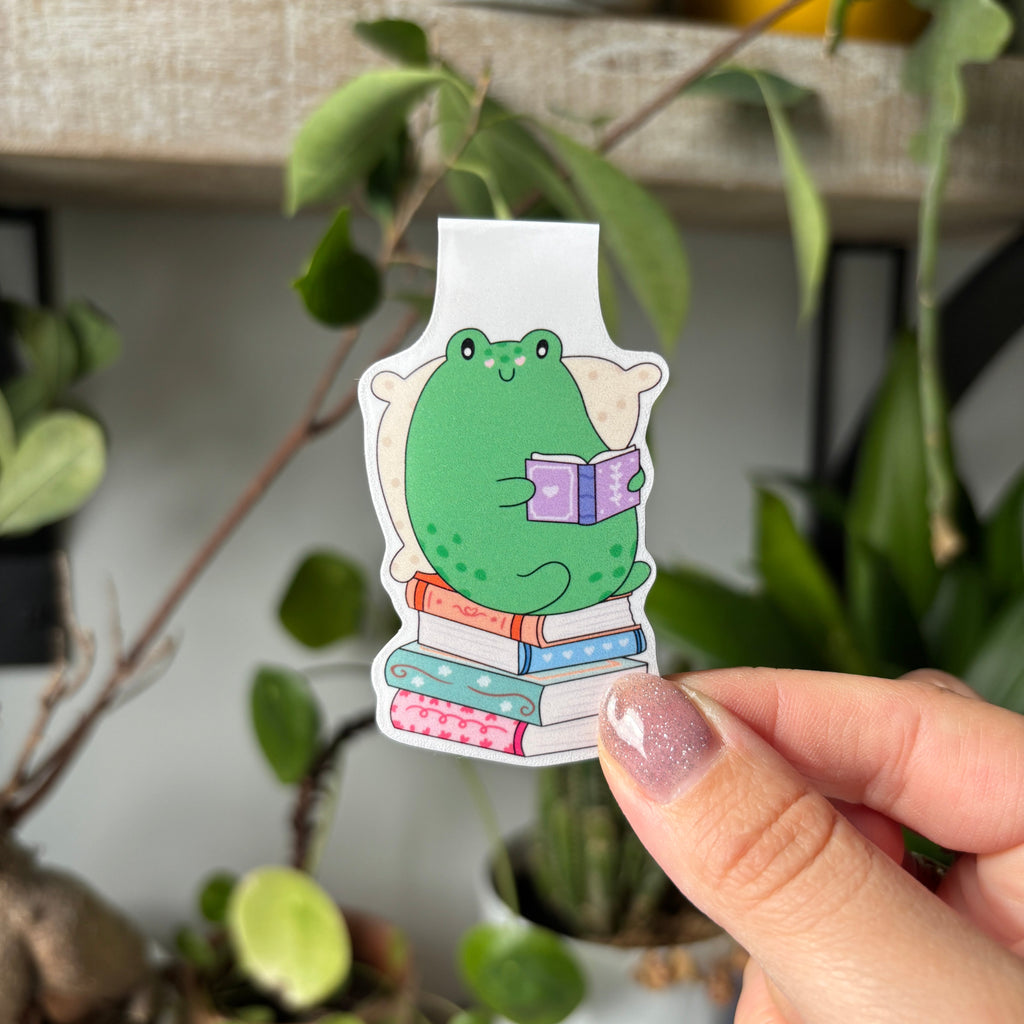 Cute Froggy Reading on books Magnetic Bookmark